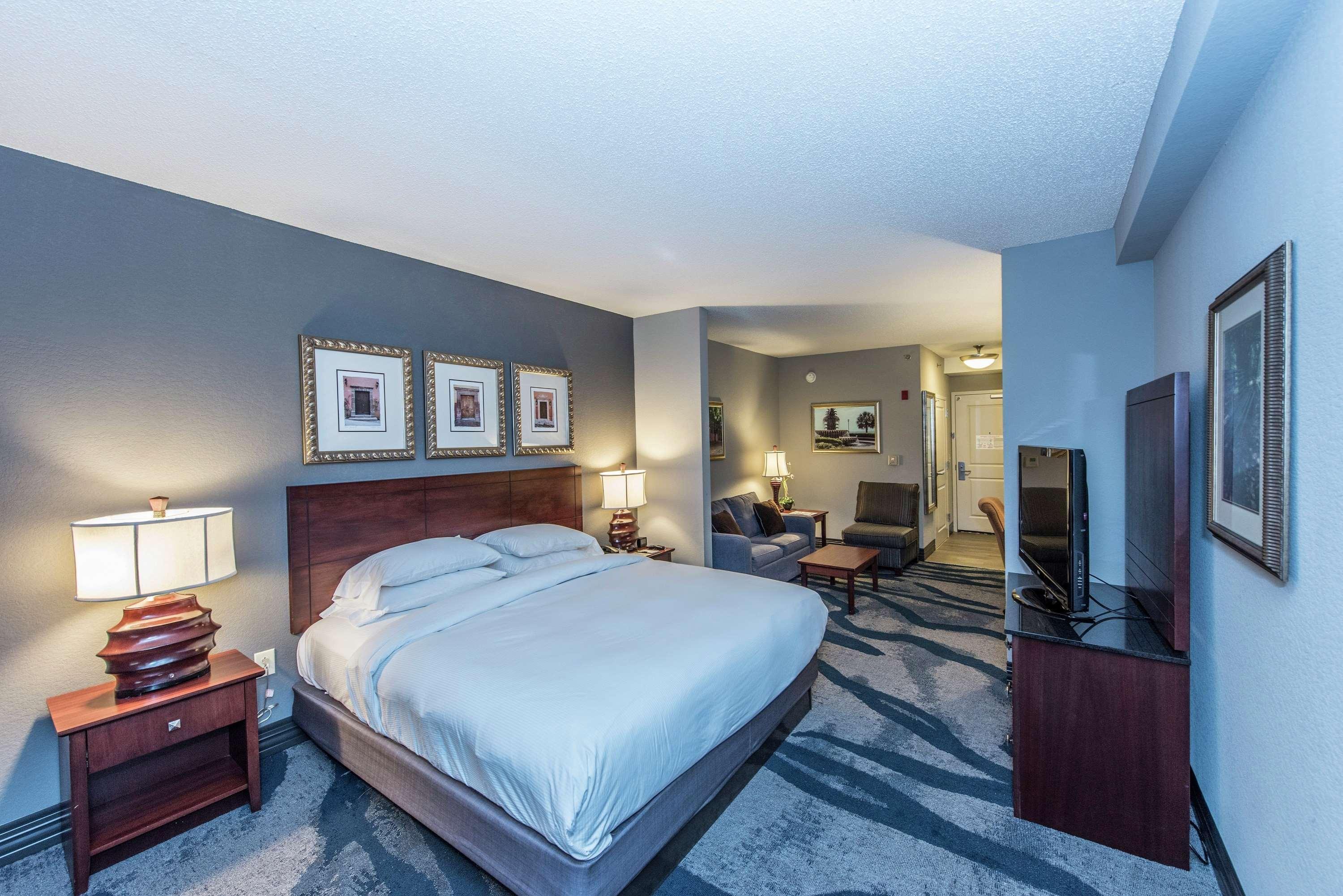 Отель Doubletree By Hilton North Charleston - Convention Center Экстерьер фото