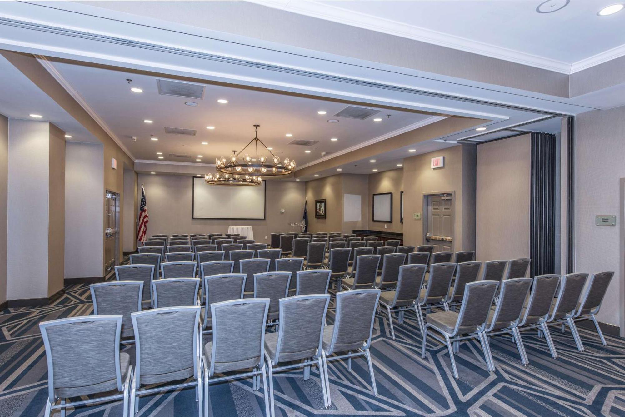 Отель Doubletree By Hilton North Charleston - Convention Center Экстерьер фото