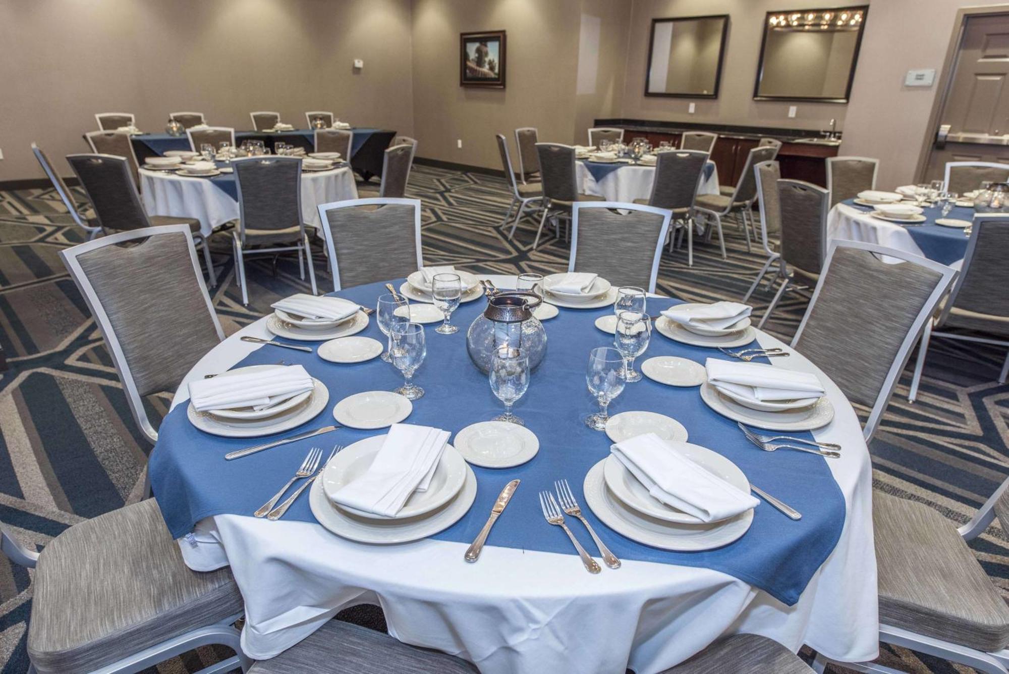 Отель Doubletree By Hilton North Charleston - Convention Center Экстерьер фото